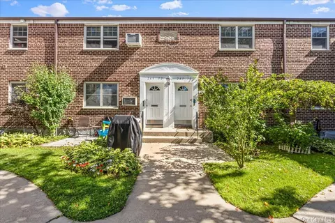 249-30 57 Ave #1, Little Neck, NY 11362