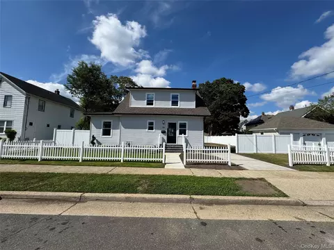 16 Garfield Pl, Hempstead, NY 11550