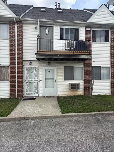 257 Maple Pkwy, Staten Island, NY 10303