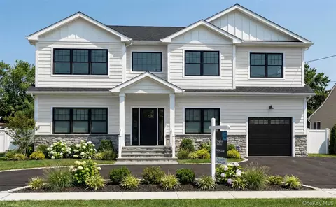 255 N Chestnut St, North Massapequa, NY 11758