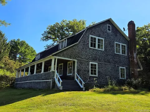 22 Proctor Rd, Highland, NY 12732