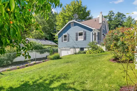 34 Ridge Rd, Cortlandt, NY 10520