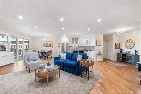 300 Martine Ave #7A, White Plains, NY 10601