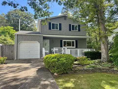 23 Cranford Blvd, Mastic, NY 11950