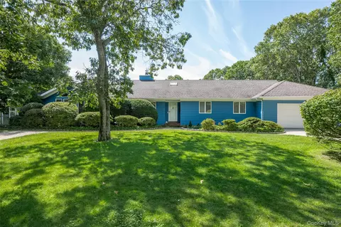 1 Cormorant Dr, Hampton Bays, NY 11946