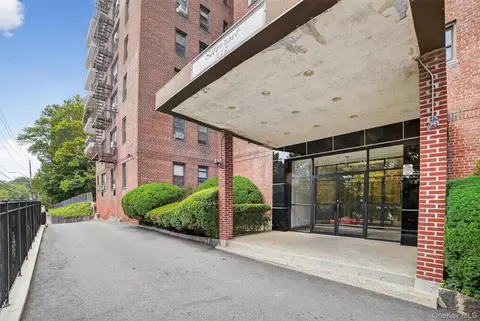277 Bronx River Rd #5M, Yonkers, NY 10704