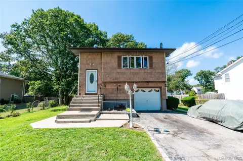 202 Powell Ave, Central Islip, NY 11722