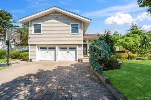 2 Flower Ln, Jericho, NY 11753