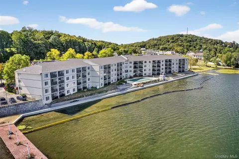 4 Marina Dr #N3, Mahopac, NY 10541