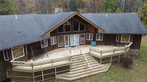 537 Mossy Hill Rd, Catskill, NY 12414