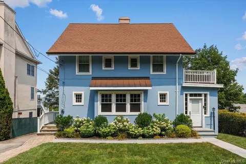 13 Harrison St, Eastchester, NY 10707