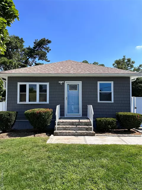 61 S 21st St, Wyandanch, NY 11798