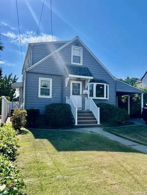 268 Spruce St, West Hempstead, NY 11552