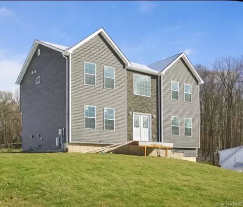 10 Vargas Cir, Stony Point, NY 10980