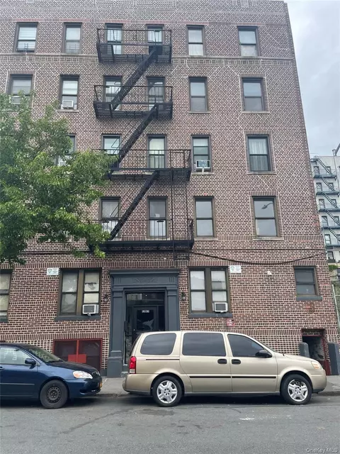 1383 Plimpton Ave #4C, New York, NY 10452