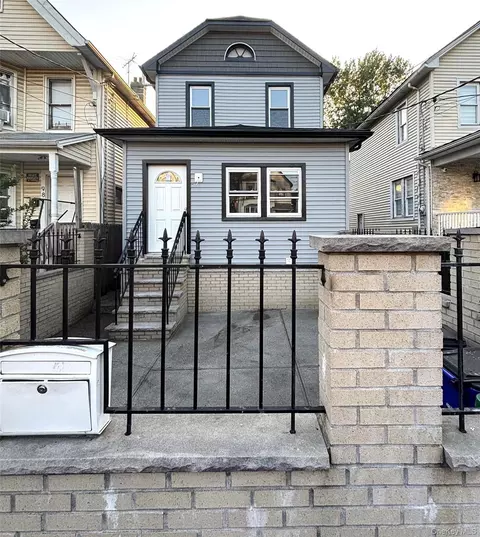 94 Lockman Ave, Staten Island, NY 10303
