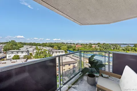 17-85 215th St #6A, New York, NY 11360