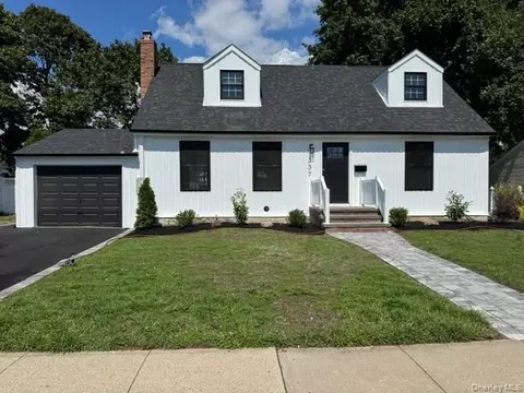 337 N Boston Ave, Massapequa, NY 11758