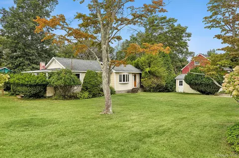 35 Saltaire Rd, Sound Beach, NY 11789