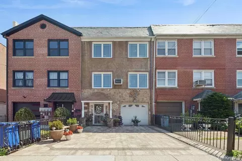 2233 47th St, Astoria, NY 11105