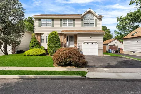 1448 Dewey Ave, North Bellmore, NY 11710