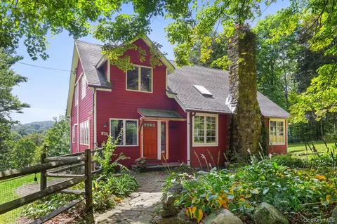 11 Quail Rdg, Putnam Valley, NY 10579