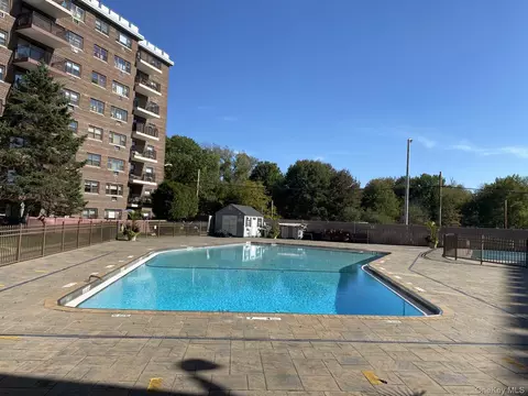200 Diplomat Dr #5P, Mount Kisco, NY 10549
