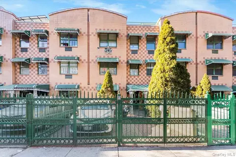 1475 Crotona Pl, New York, NY 10456