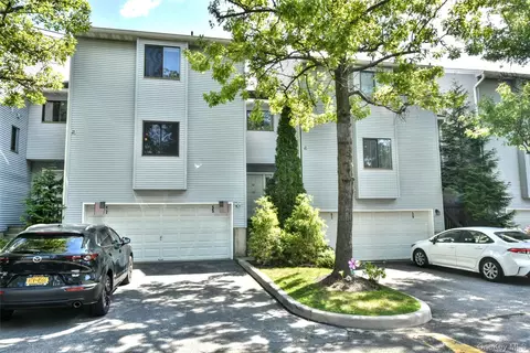 55 Vista Dr #55, Nanuet, NY 10954