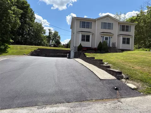 11 Catskill Ave, Monroe, NY 10950