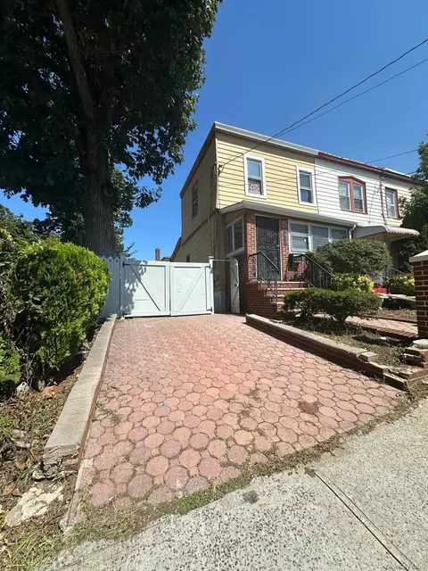 218-17 109th Ave, New York, NY 11429