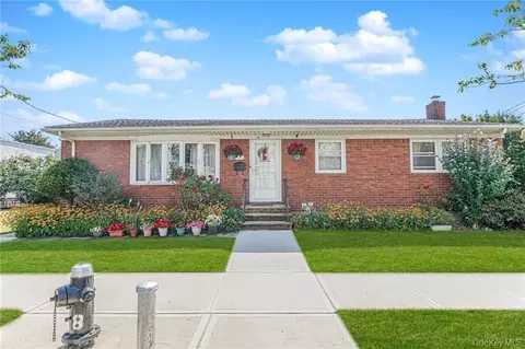 44 Finley Ave, Staten Island, NY 10306