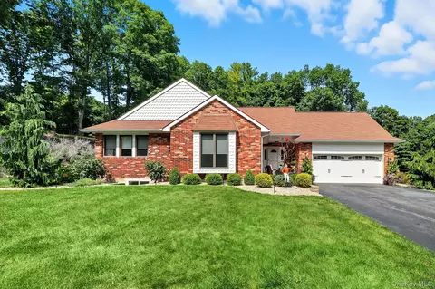 30 Red Hawk Ln, Poughkeepsie, NY 12601