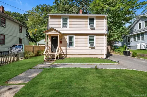 49 Tower St, Huntington Station, NY 11746