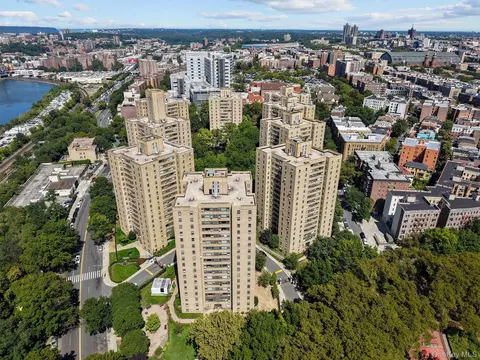 1 Fordham Hill Oval Oval #4E, New York, NY 10468