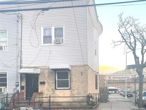 14402 91 Ave, Jamaica, NY 11435