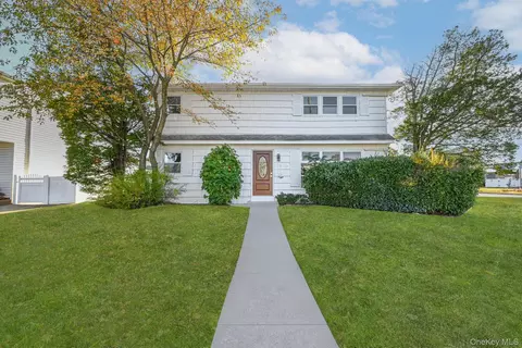 52 State St, Valley Stream, NY 11580