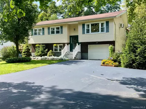 33 Island View Ave, Monroe, NY 10950