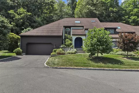 29 Cotswold Dr, North Salem, NY 10560