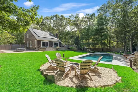 34 Harbor Blvd, East Hampton, NY 11937
