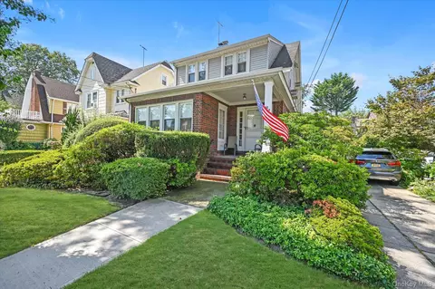 32-18 157th St, Flushing, NY 11354