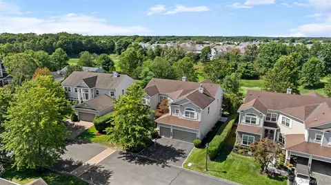 96 Hamlet Dr, Mount Sinai, NY 11766