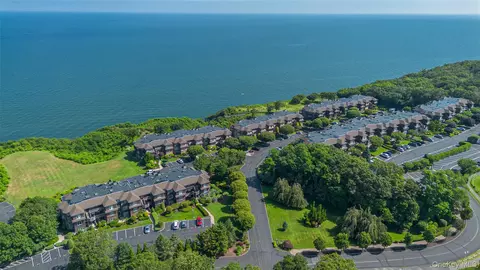 209 Fox Hill Dr, Calverton, NY 11933
