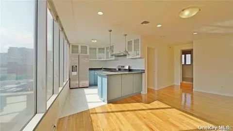 132-03 Sanford Ave #8M, New York, NY 11355