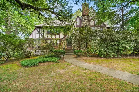 175 Lyncroft Rd, New Rochelle, NY 10804