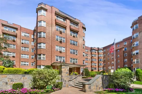 235 Garth Rd #D1C, Scarsdale, NY 10583