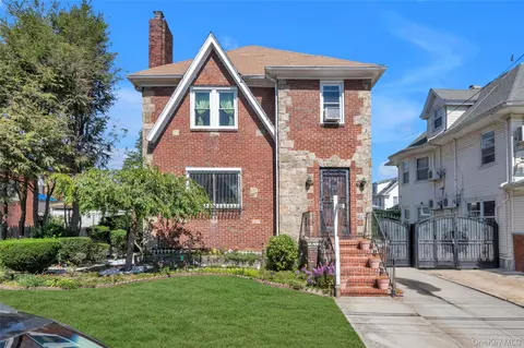 148-11 Kalmia Ave, Flushing, NY 11355