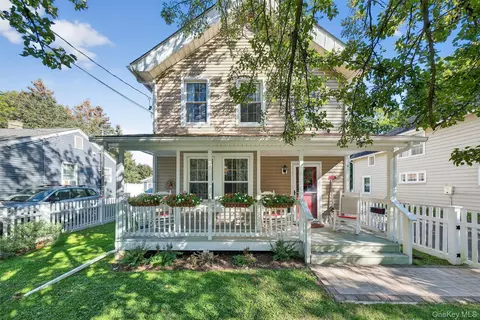 19 Cherry Ave, Cornwall On Hudson, NY 12520