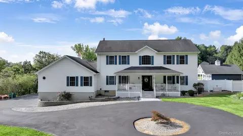8 Roosa Rd, Shawangunk, NY 12589