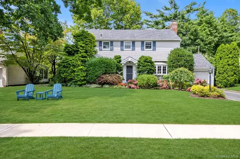 19 Concord Rd, North Hempstead, NY 11050